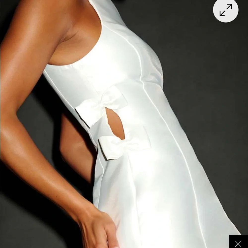 Elegant White Mini Dress with Bow Accents - Picture 2 of 11